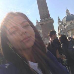 Meet your Posher, Desi